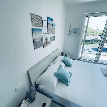 Marina House Rome Airport - Sea View Apartamento *